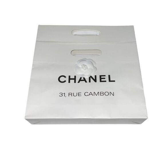 Chanel White Medium Gift bag with Organza Camellia flower - Picture 10 of 13